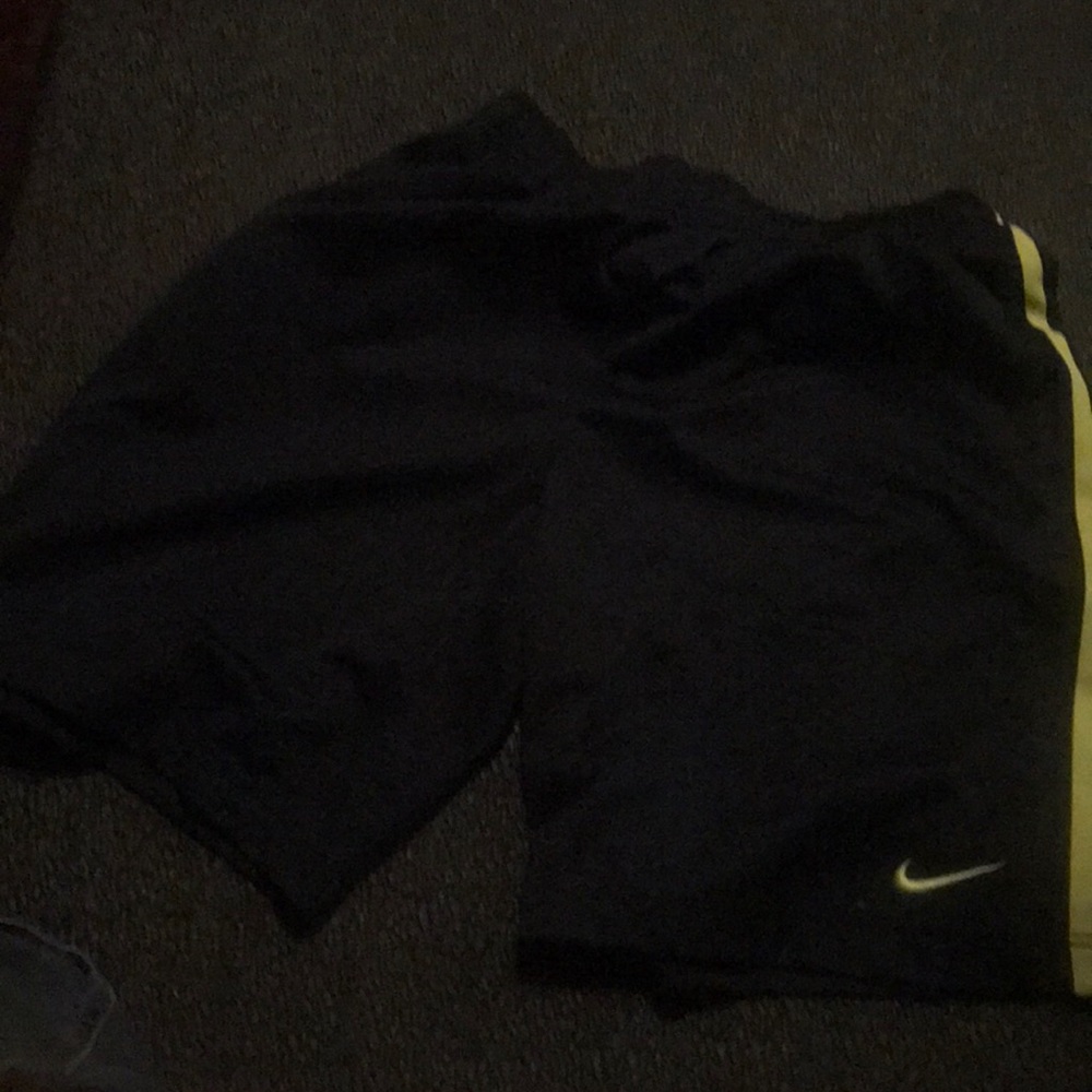 Nike Medium Mens Navy/Florescent Basketball Shorts